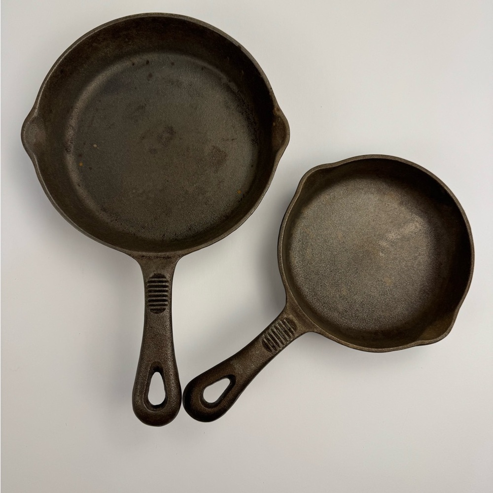 MSE Cast Iron Skillets Fry Pans #5 Lot Set Of 2 7” & 9” Pans Martha Stewart Vint
